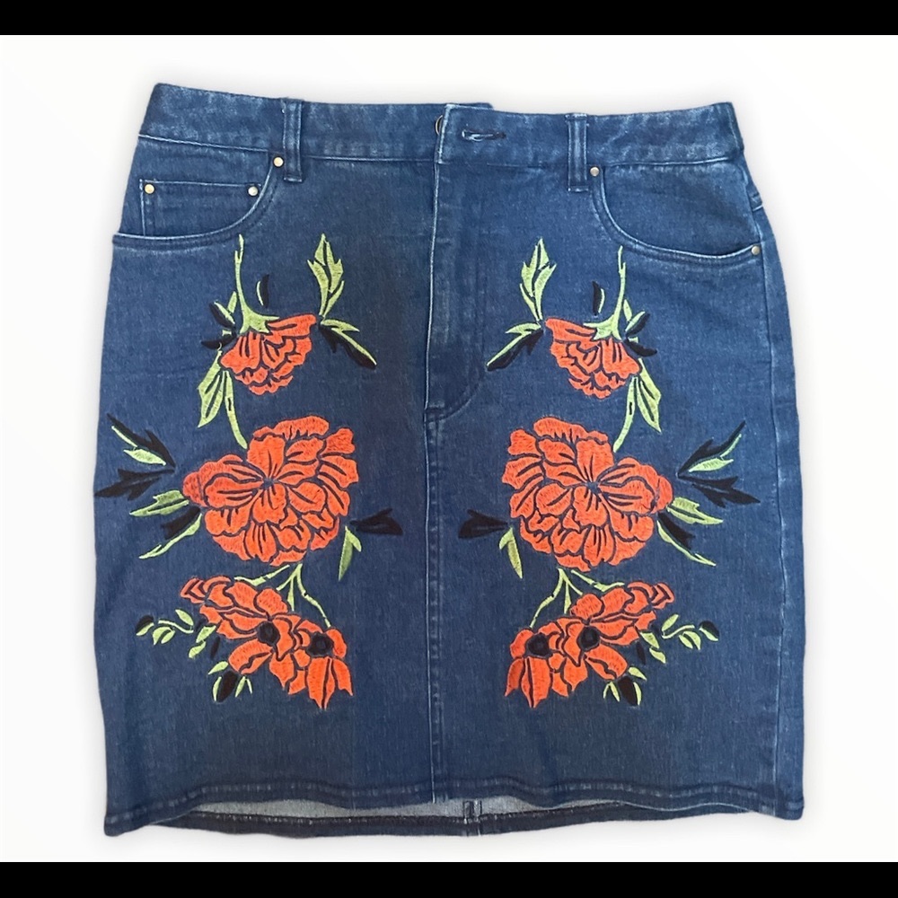 Finder Keepers denim embroidered skirt size small